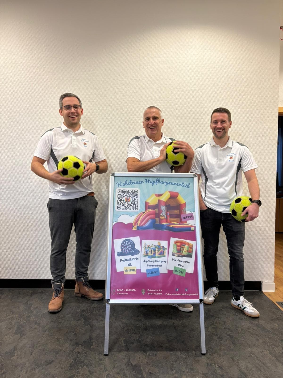 Das Gründerteam des Holsteiner Hüpfburgenverleihs