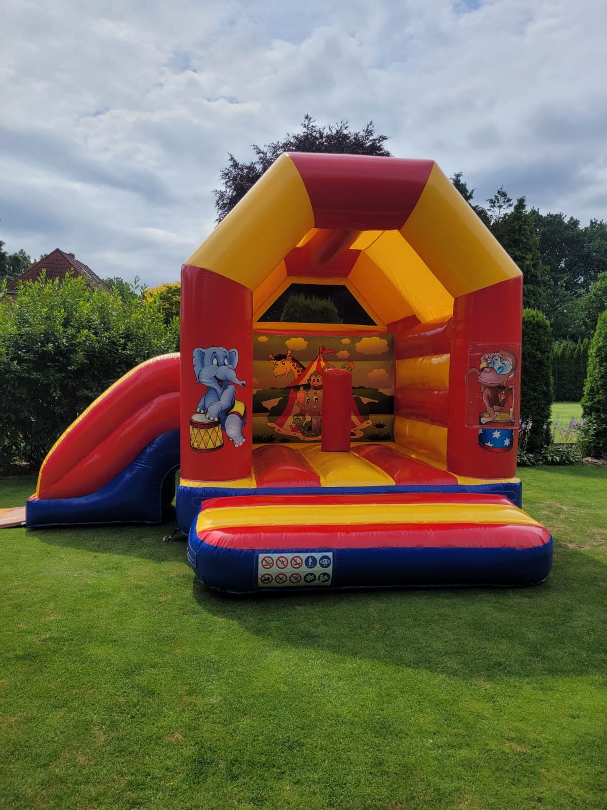 Zirkus mit Rutsche — # 10 Kinderfest Neumünster